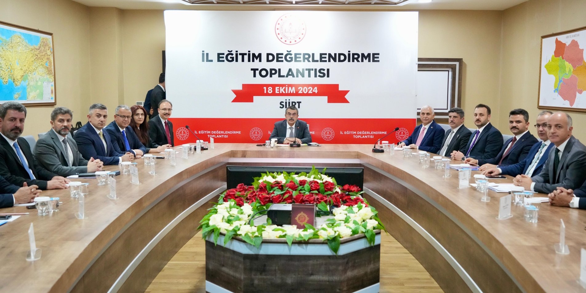 BAKAN YUSUF TEKİN, SİİRT'TE İL EĞİTİM DEĞERLENDİRME TOPLANTISINA KATILDI